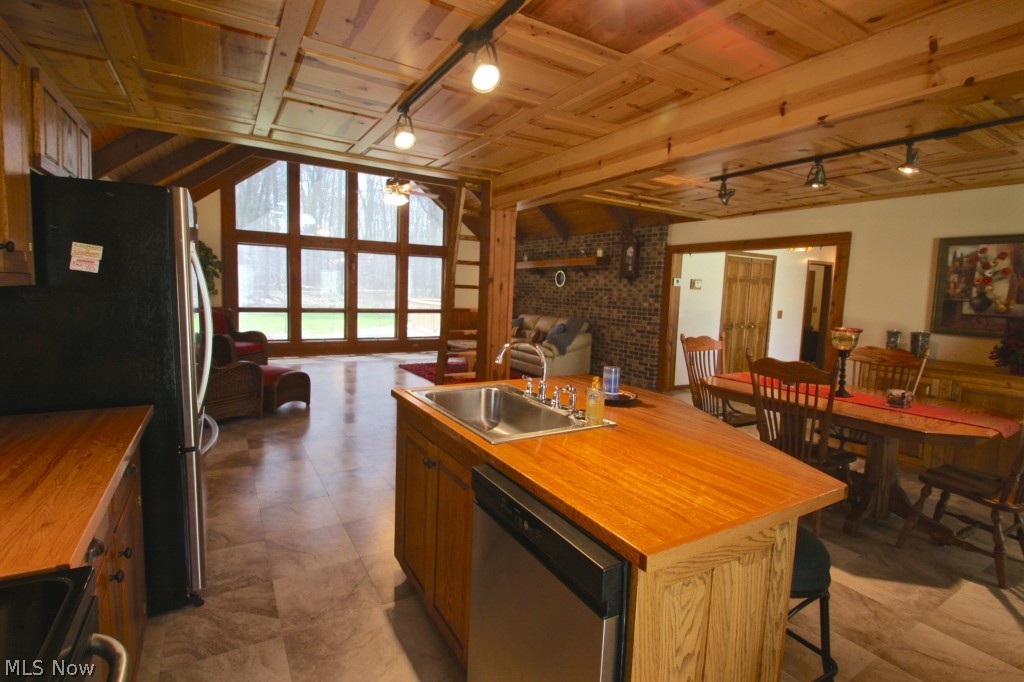 16440 Valley Road Chagrin Falls, OH 44023 - Photo 5 of 24 Gallery Image 5
