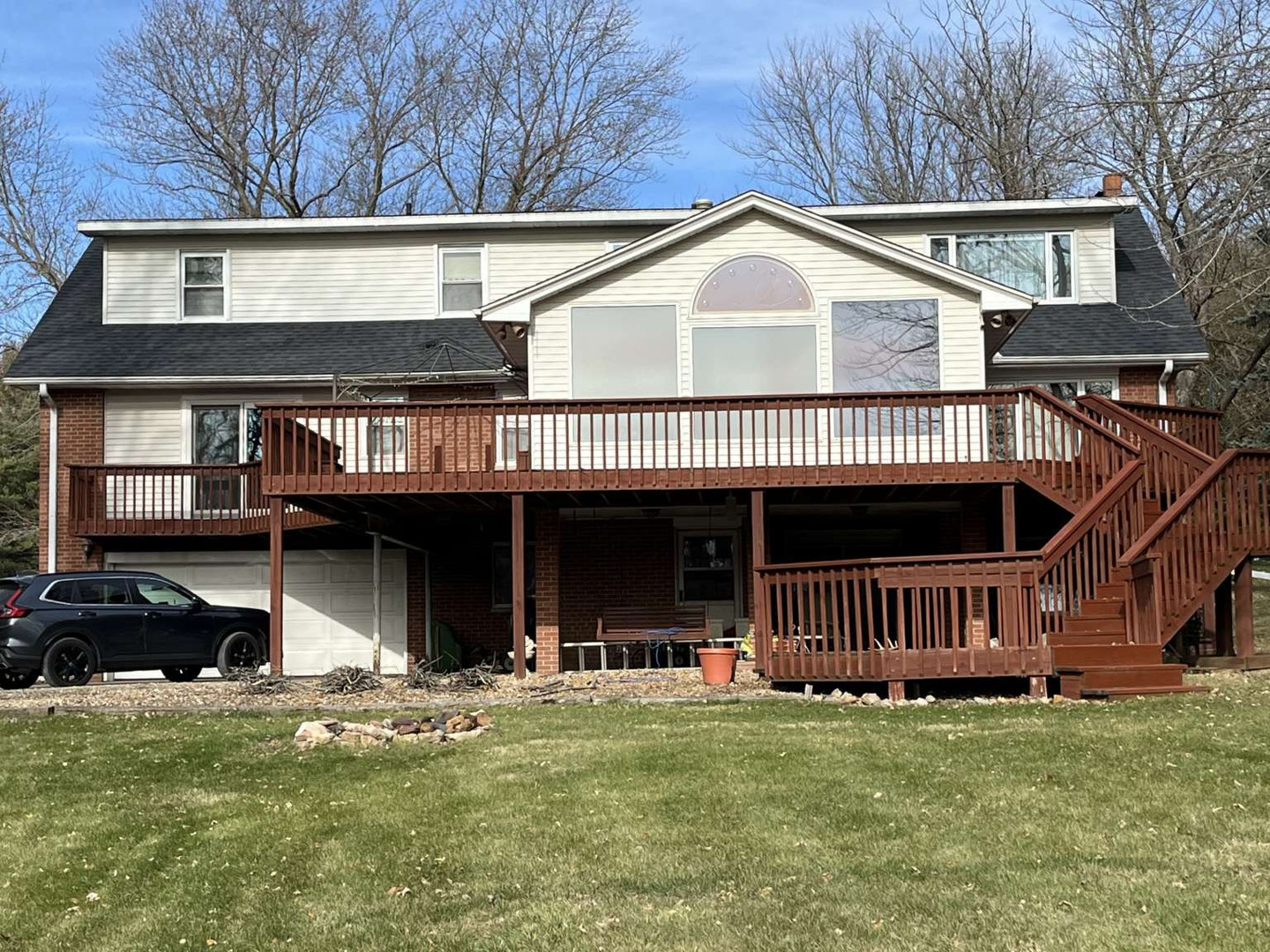 11 Marty Lane Macomb, IL 61455 - Photo 23 of 25 a front view of a house with garden
