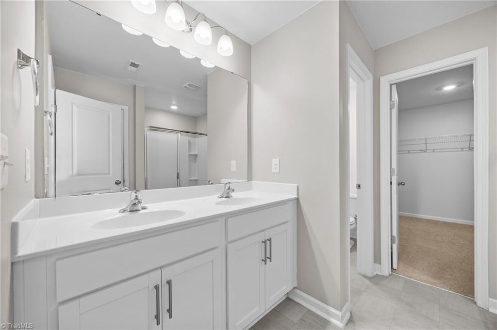 1216 Kerr Street Burlington, NC 27215 - Photo 22 of 50 Primary Bath