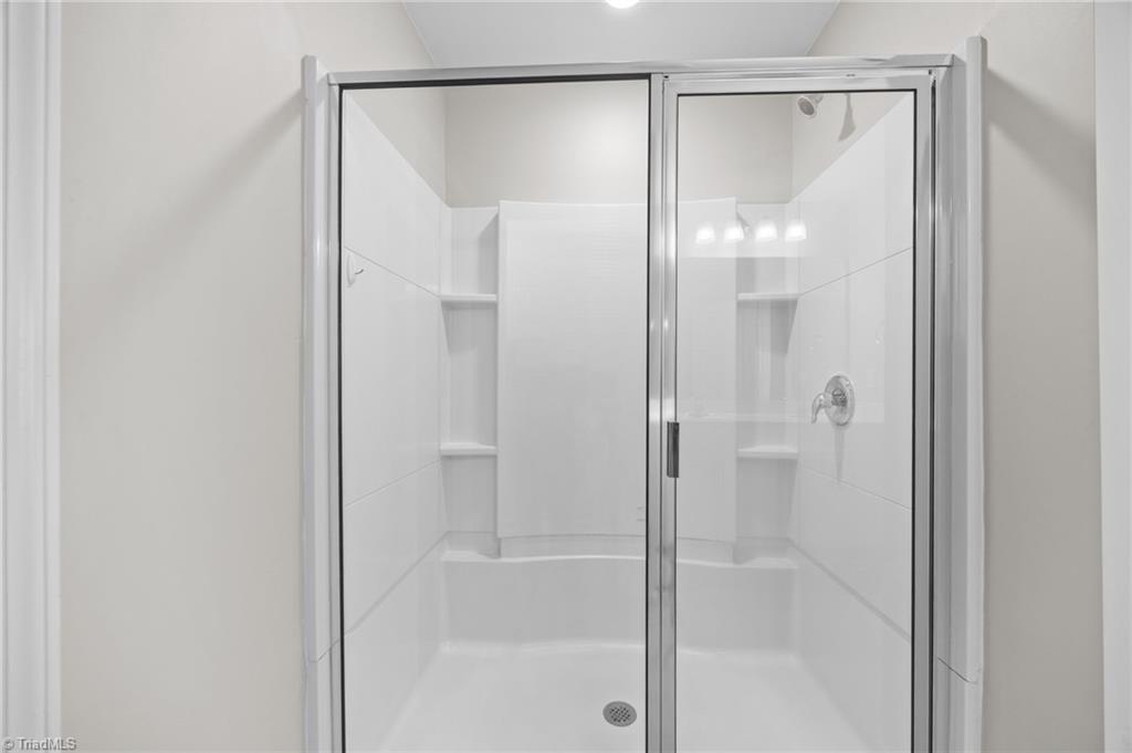 1216 Kerr Street Burlington, NC 27215 - Photo 23 of 50 Primary Bath