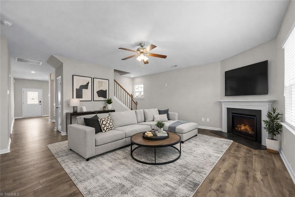 1216 Kerr Street Burlington, NC 27215 - Photo 6 of 50 Staged Living Room