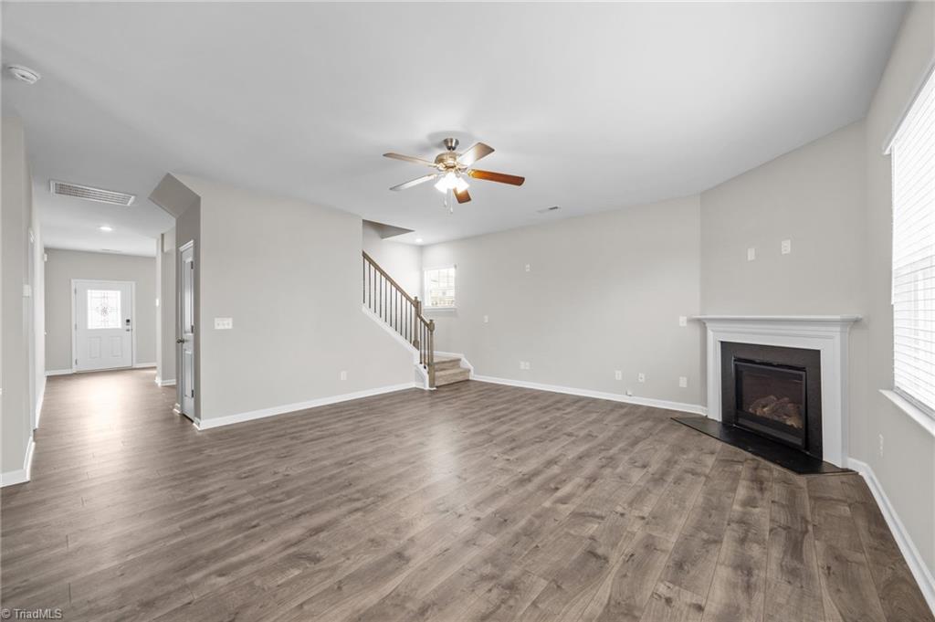 1216 Kerr Street Burlington, NC 27215 - Photo 8 of 50 Living Room