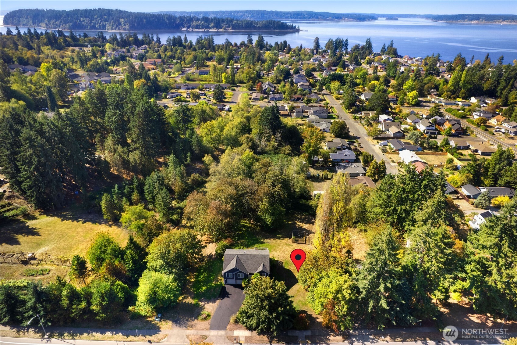 718 Union Avenue Steilacoom, WA 98388 - Photo 3 of 9 a view of a city