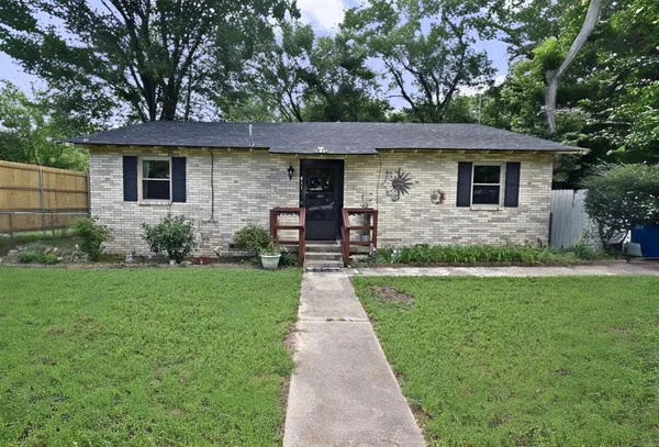 $159,000 | 411 Winnsboro Street, Quitman, TX 75783