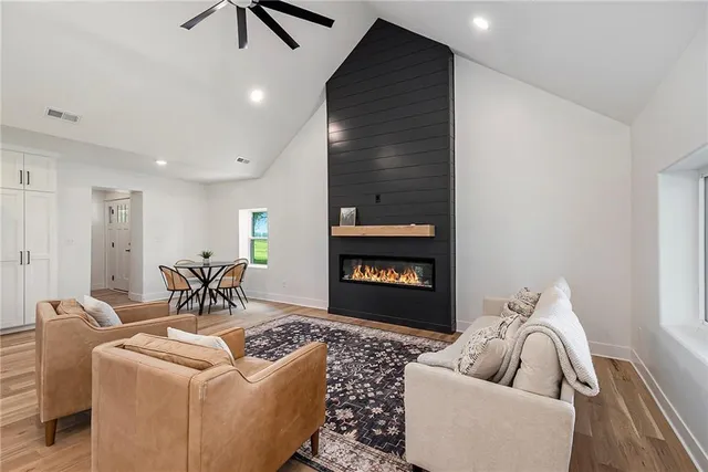 $720,000 | 52 Southeast 208th Street, Holt, MO 64048