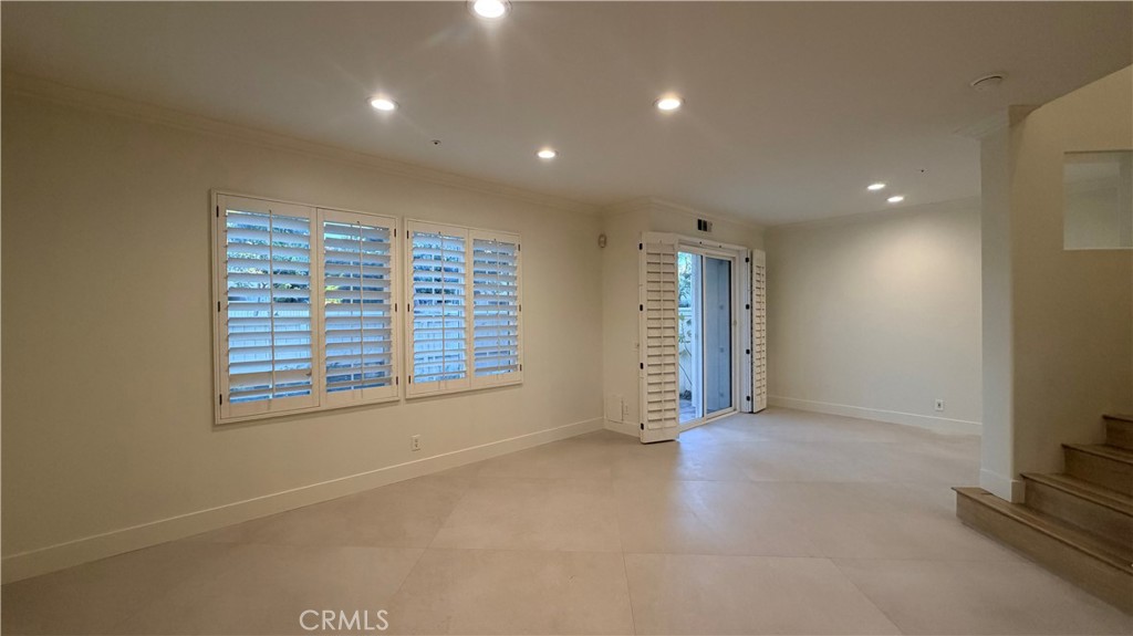 449 Ridgeway Irvine, CA 92620 - Photo 3 of 17 Gallery Image 3