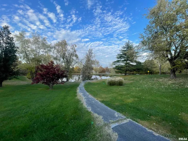 $152,000 | 557 Twin Oaks Drive, Cobden, IL 62920