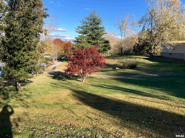 $152,000 | 557 Twin Oaks Drive, Cobden, IL 62920