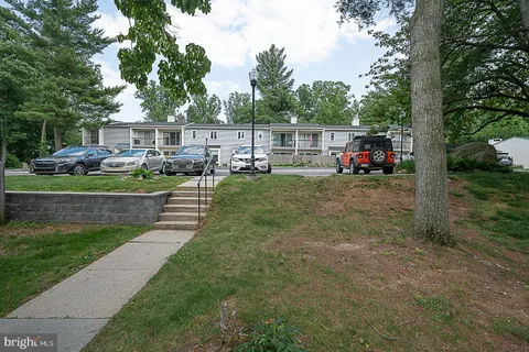 $425,000 | 209 East Chelsea Circle, Newtown Square, PA 19073
