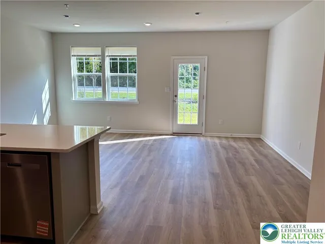 $2,390 | 1203 Susan Circle, Breinigsville, PA 18031