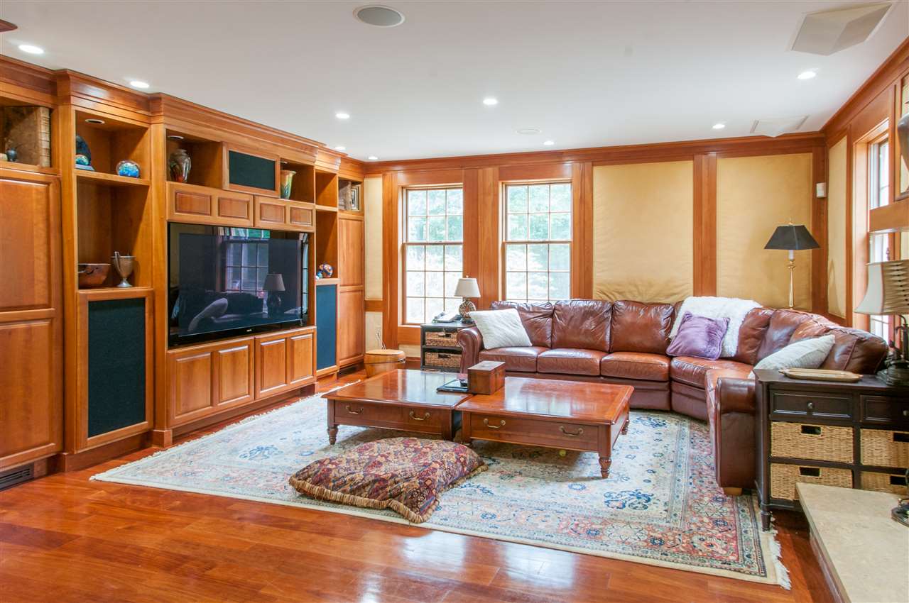 3 Lamb Road Nashua, NH 03062 - Photo 15 of 38