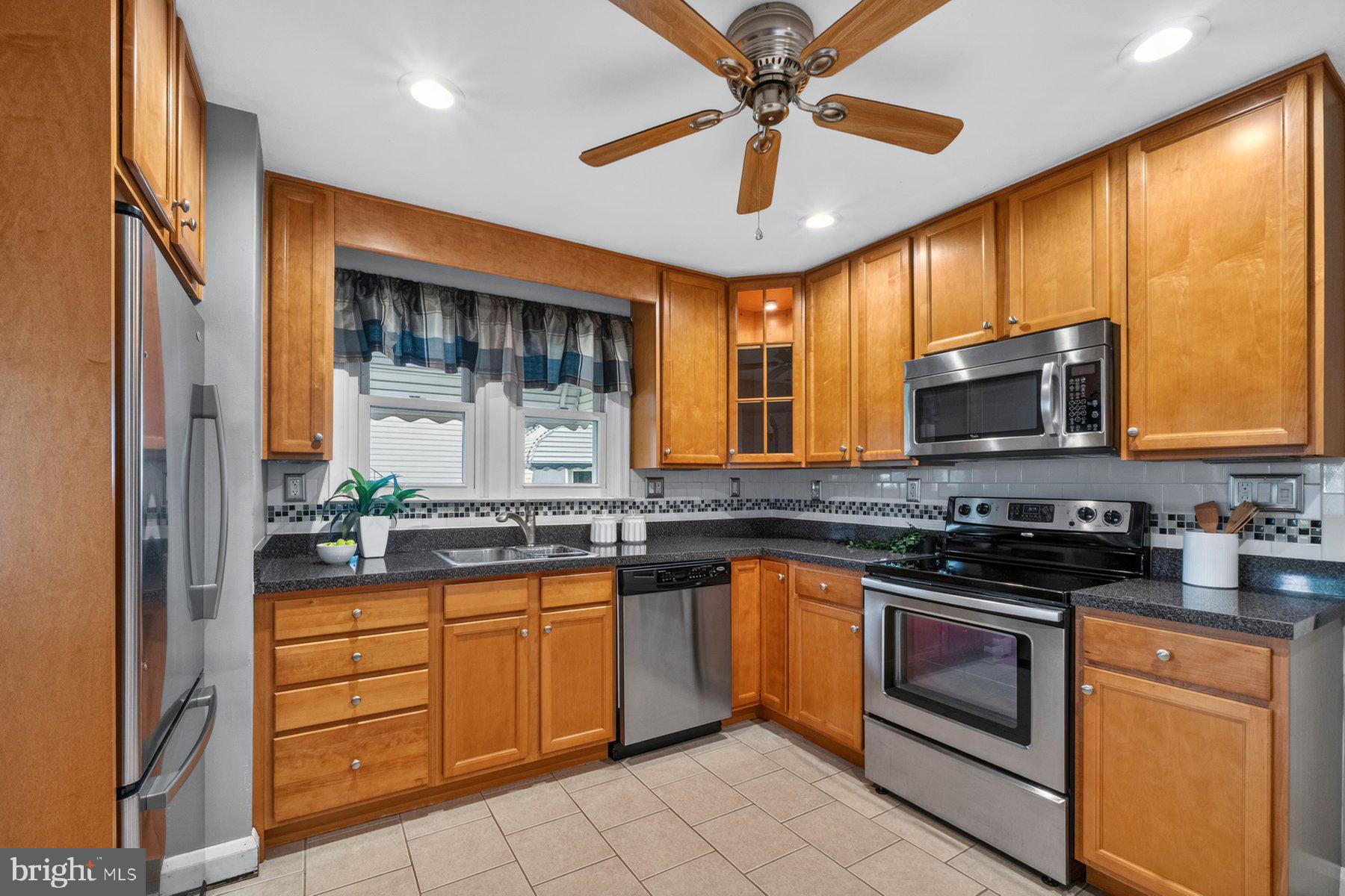 1209 Hilldale Road Baltimore, MD 21237 - Photo 7 of 23