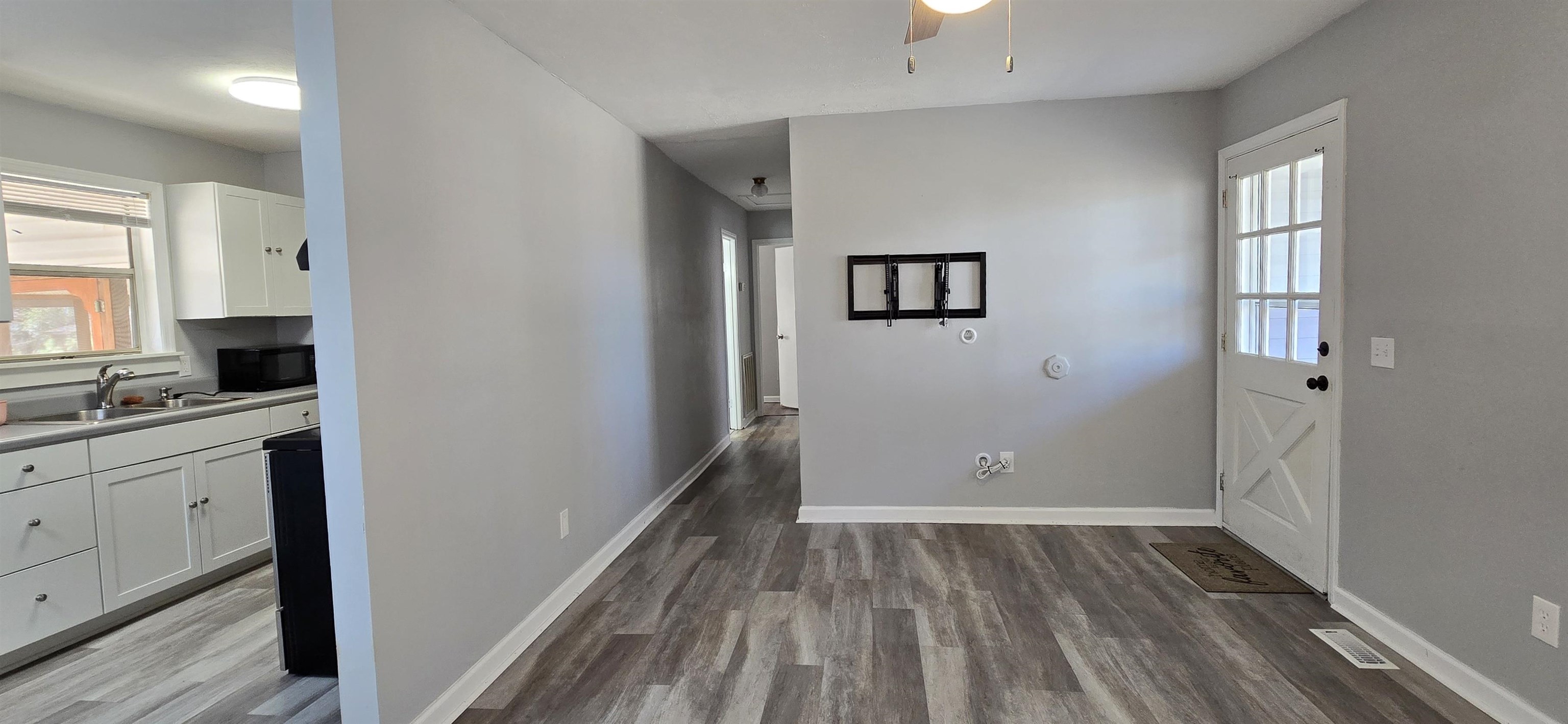 415 Locust Tree Court Gresham, SC 29546 - Photo 6 of 42