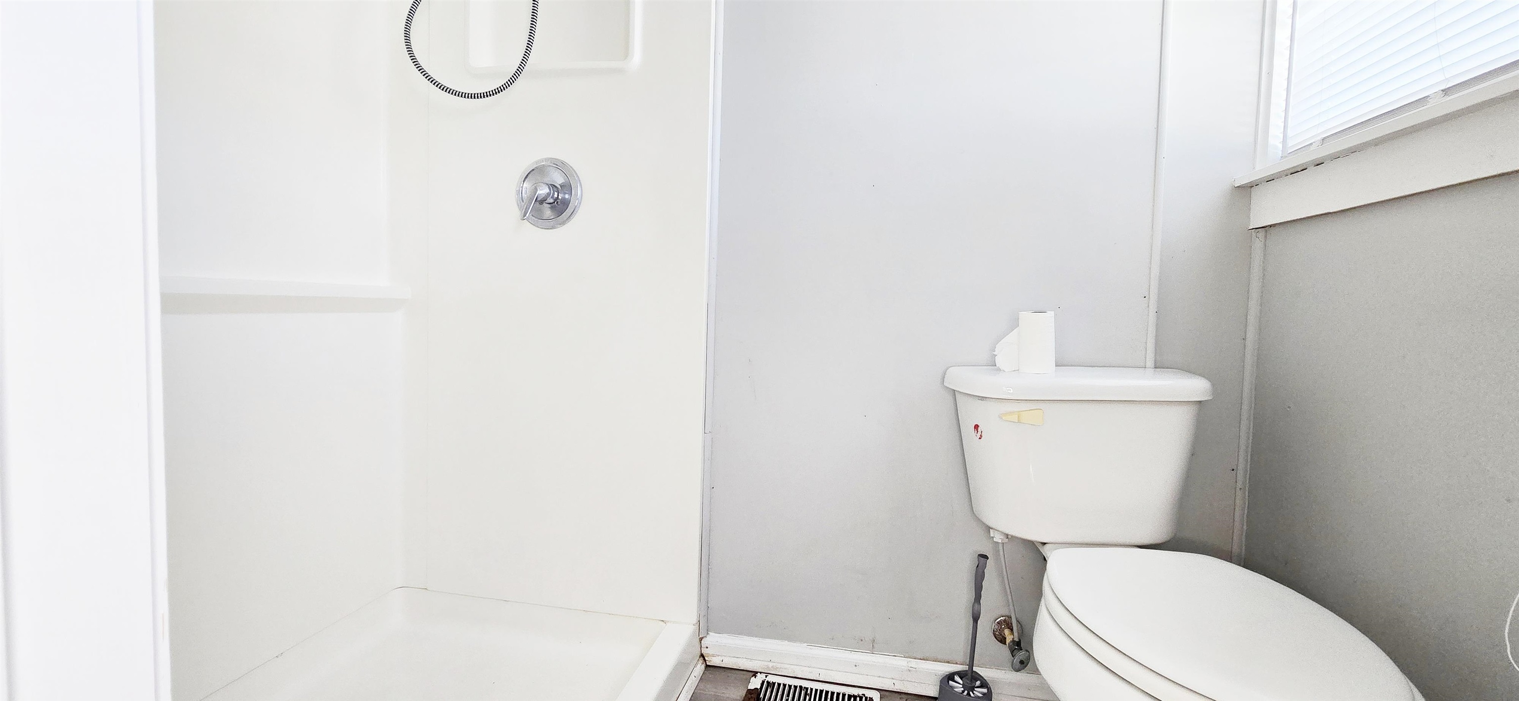 415 Locust Tree Court Gresham, SC 29546 - Photo 8 of 42