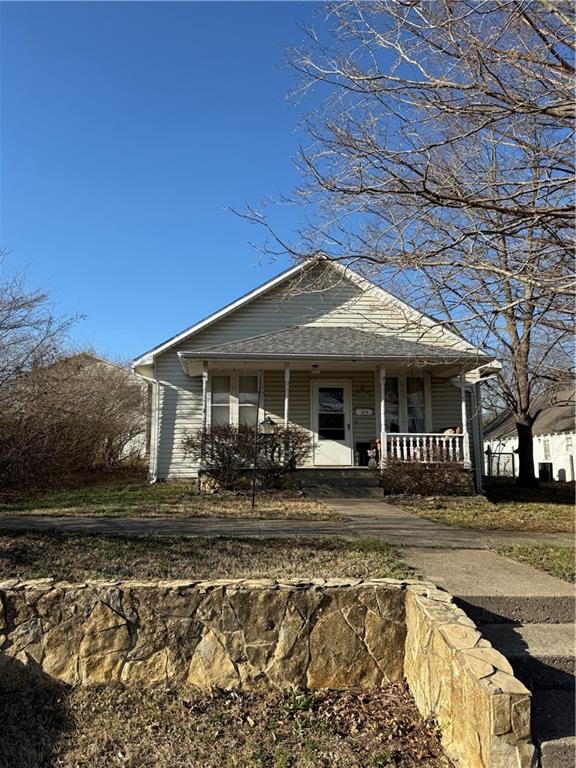 104 Miami Street Burlington, KS 66839 - Photo 1 of 26
