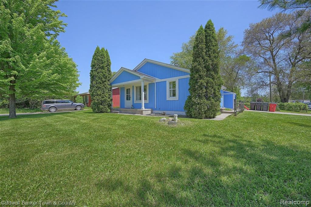 2891 Hacker Road Brighton, MI 48114 - Photo 2 of 21 Gallery Image 2