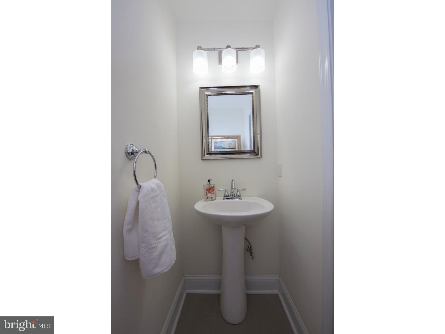 210 Henley Road Wynnewood, PA 19096 - Photo 8 of 25 Bathroom