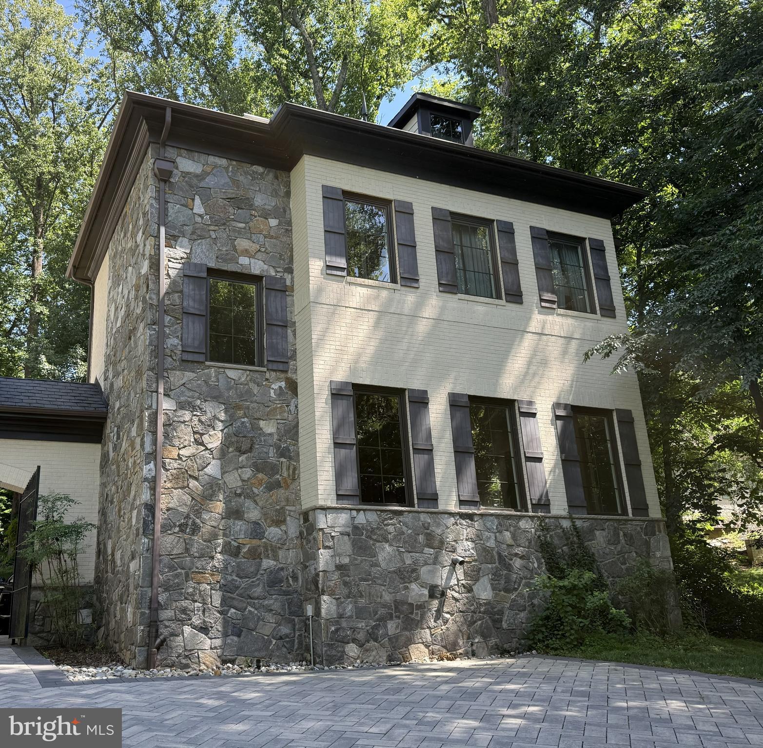 8747 Brook Road McLean, VA 22102 - Photo 3 of 14