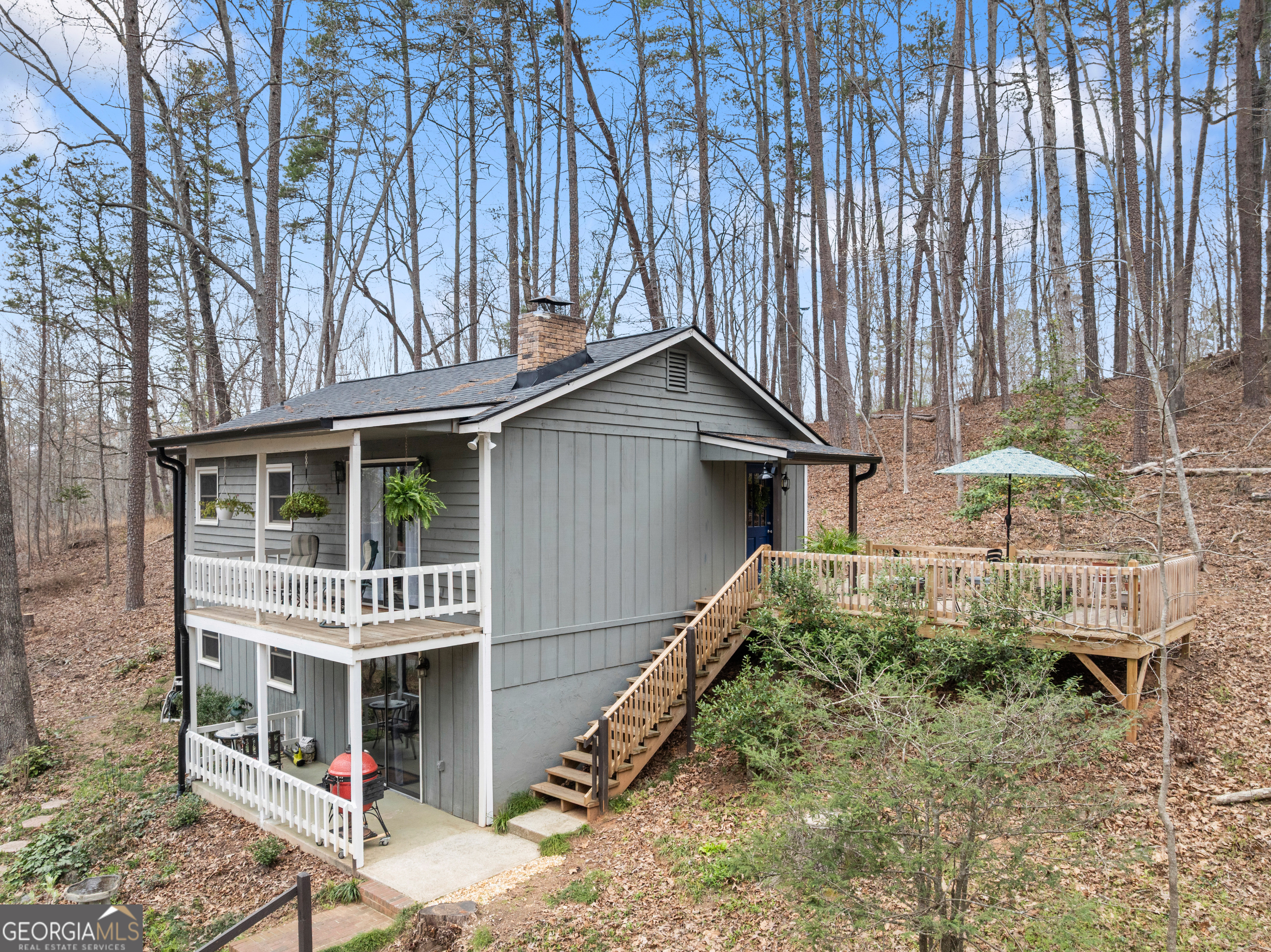 426 Skyview Circle Clarkesville, GA 30523 - Photo 5 of 42 a house view with a outdoor space