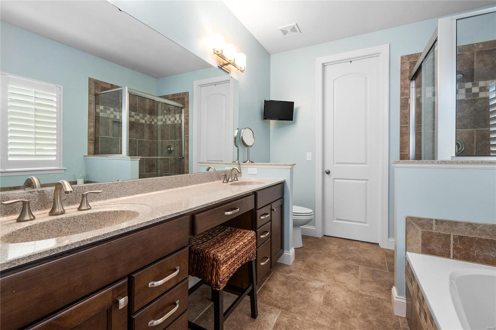 1055 Bridleridge Crossing Spur High Ridge, MO 63049 - Photo 17 of 39 Gallery Image 17