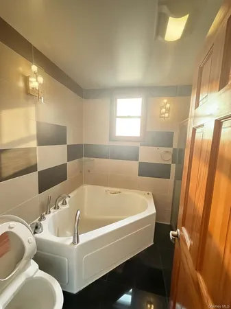 $3,600 | 64-67 229th Street | Oakland Gardens