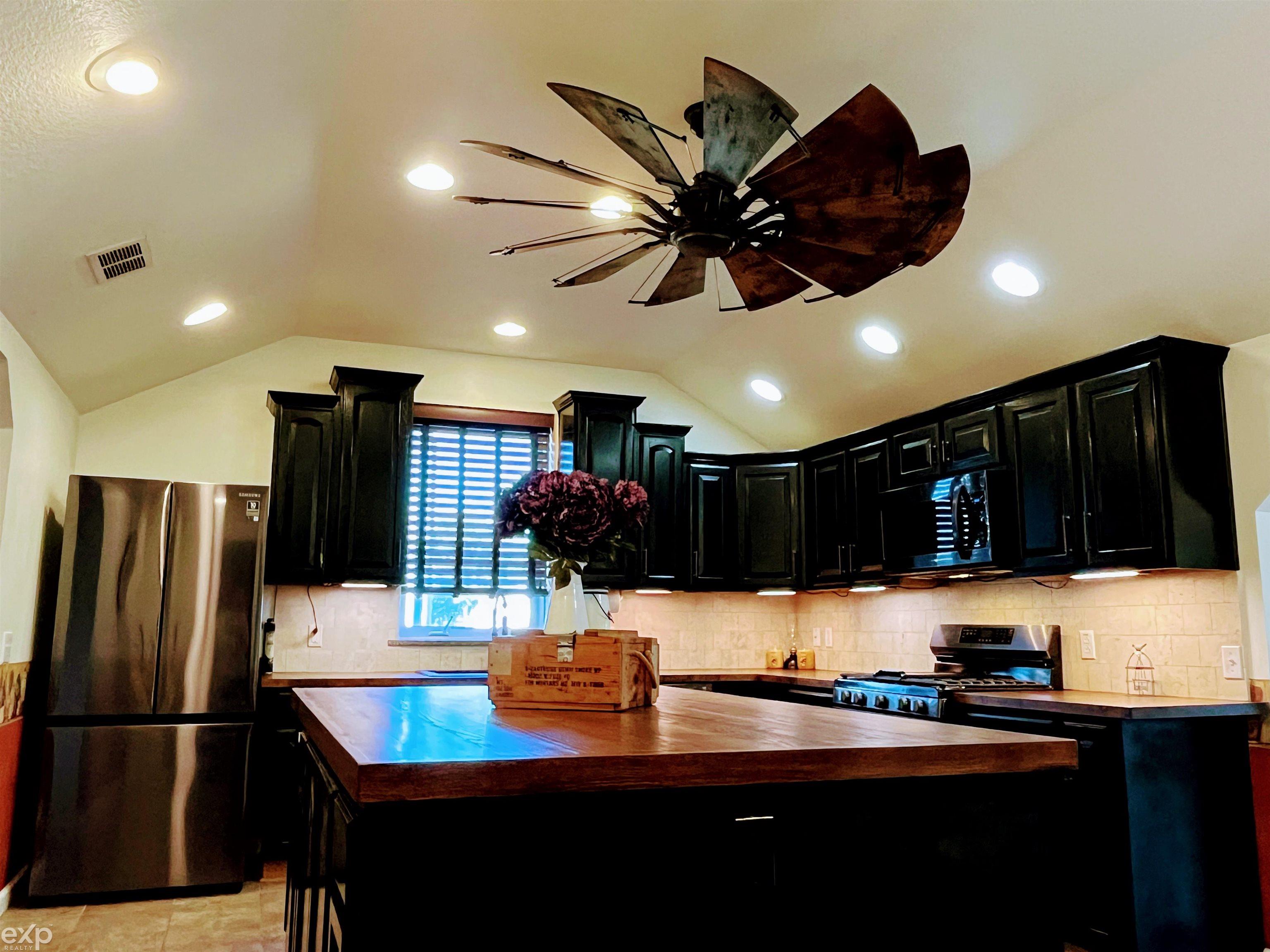 6024 Fike Road Blissfield, MI 49228 - Photo 19 of 37 50126146-18.JPG