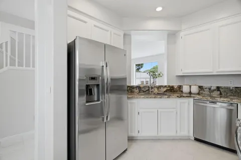 $1,199,000 | 575 Shoal Circle, Redwood Shores, CA 94065