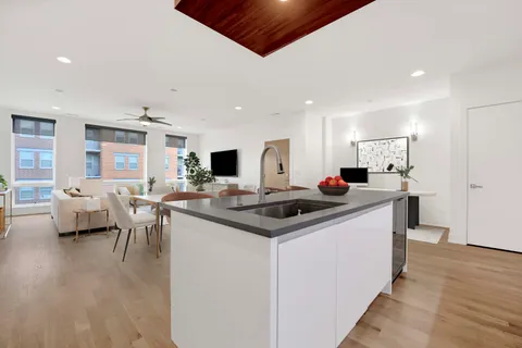 $650,000 | 1014 North Larrabee Street, Unit 4N, Chicago, IL 60610