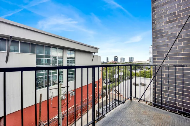 $650,000 | 1014 North Larrabee Street, Unit 4N, Chicago, IL 60610