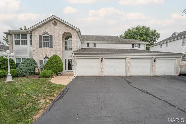 $206,000 | 3655 Colonia Pl Drive, Unit C, St. Louis, MO 63125