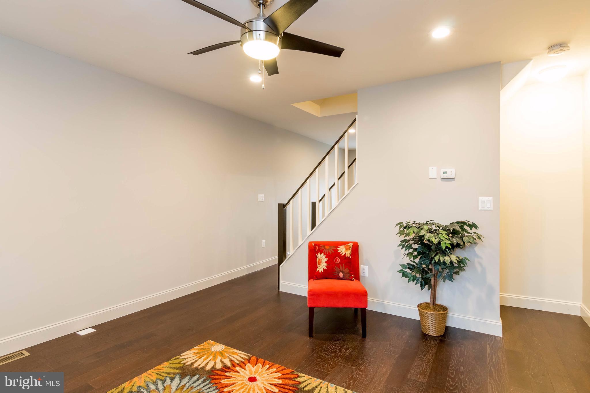 3815 Roland Avenue Baltimore, MD 21211 - Photo 5 of 30 Living Room