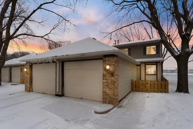 $230,000 | 192 Bridlewood Drive, St. Paul, MN 55119