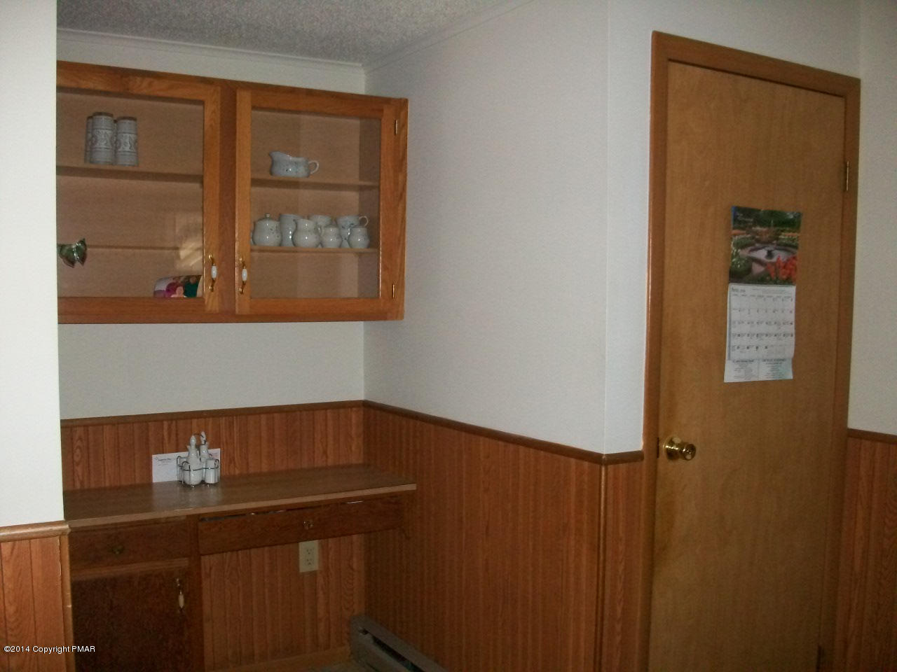 146 Cartwright Road Blakeslee, PA 18610 - Photo 5 of 14 Kitchen has custom built in desk