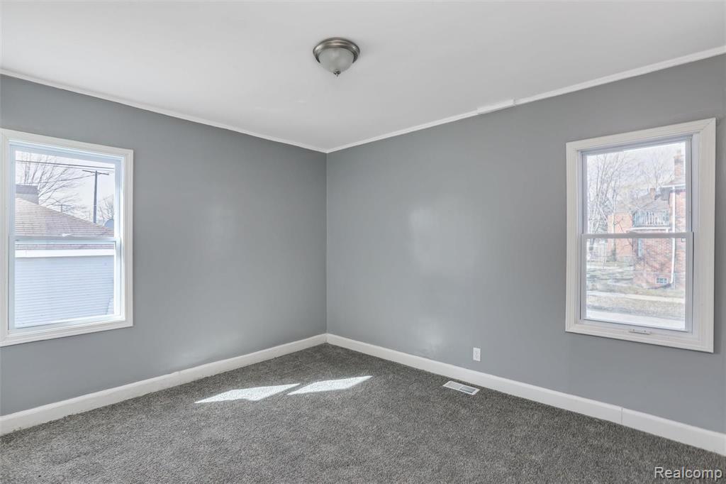 4417 Devonshire Road Detroit, MI 48224 - Photo 15 of 35