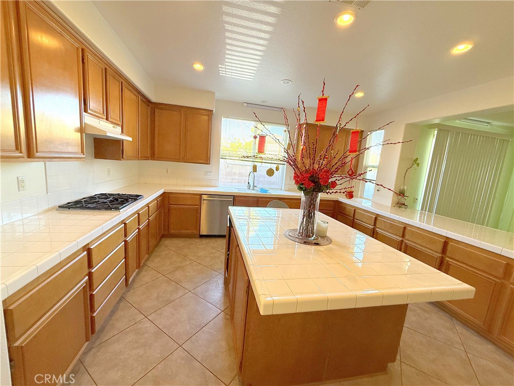 3100 Mill Ridge Drive Hemet, CA 92545 - Photo 4 of 38 Gallery Image 4