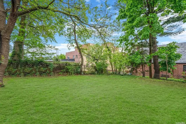 $1,359,000 | 60-14 60th Avenue | Maspeth