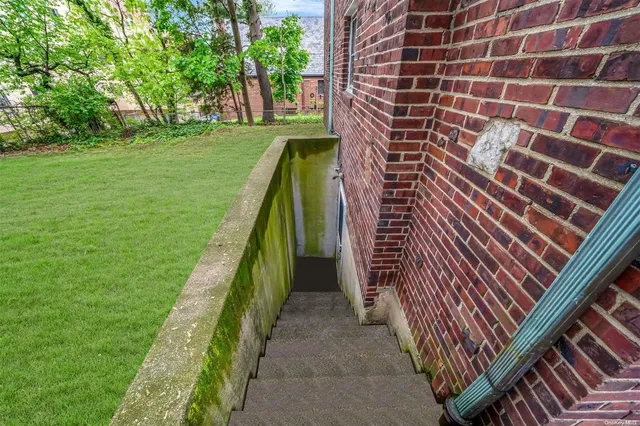 $1,359,000 | 60-14 60th Avenue | Maspeth