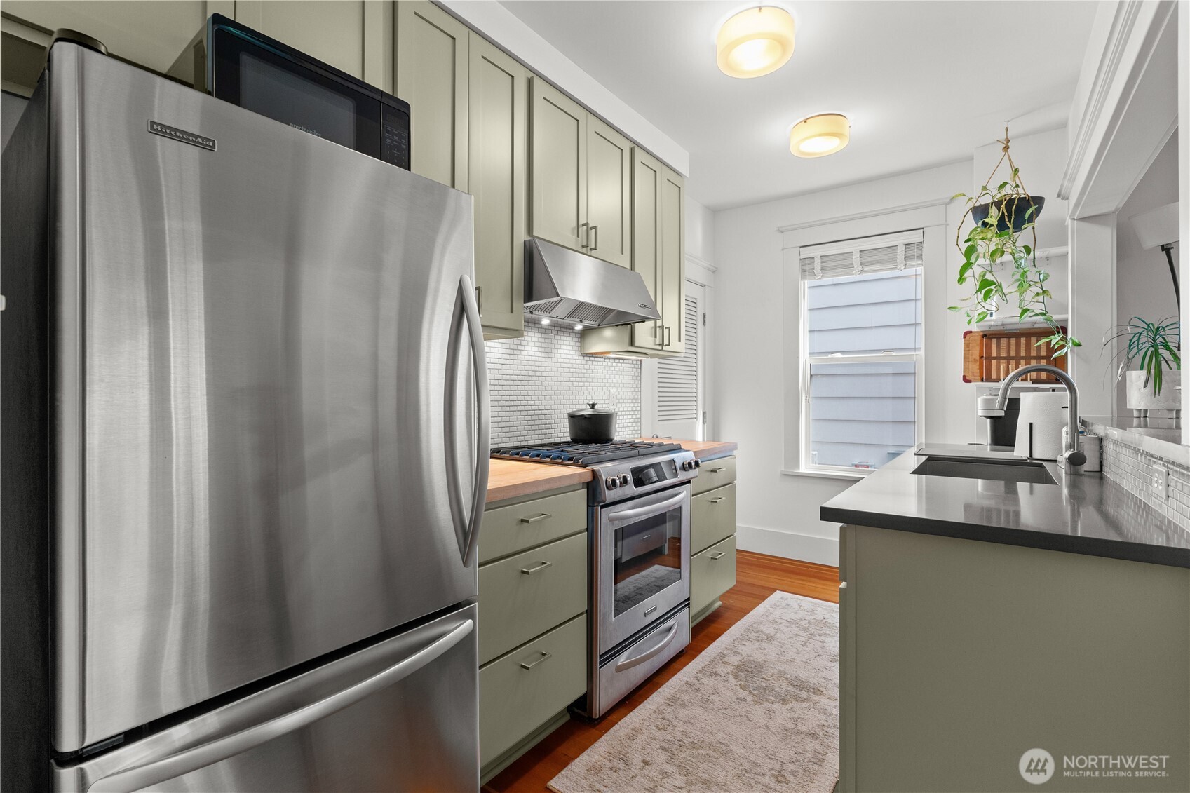 4420 Dayton Avenue North, Unit 2 Seattle, WA 98103 - Photo 17 of 32