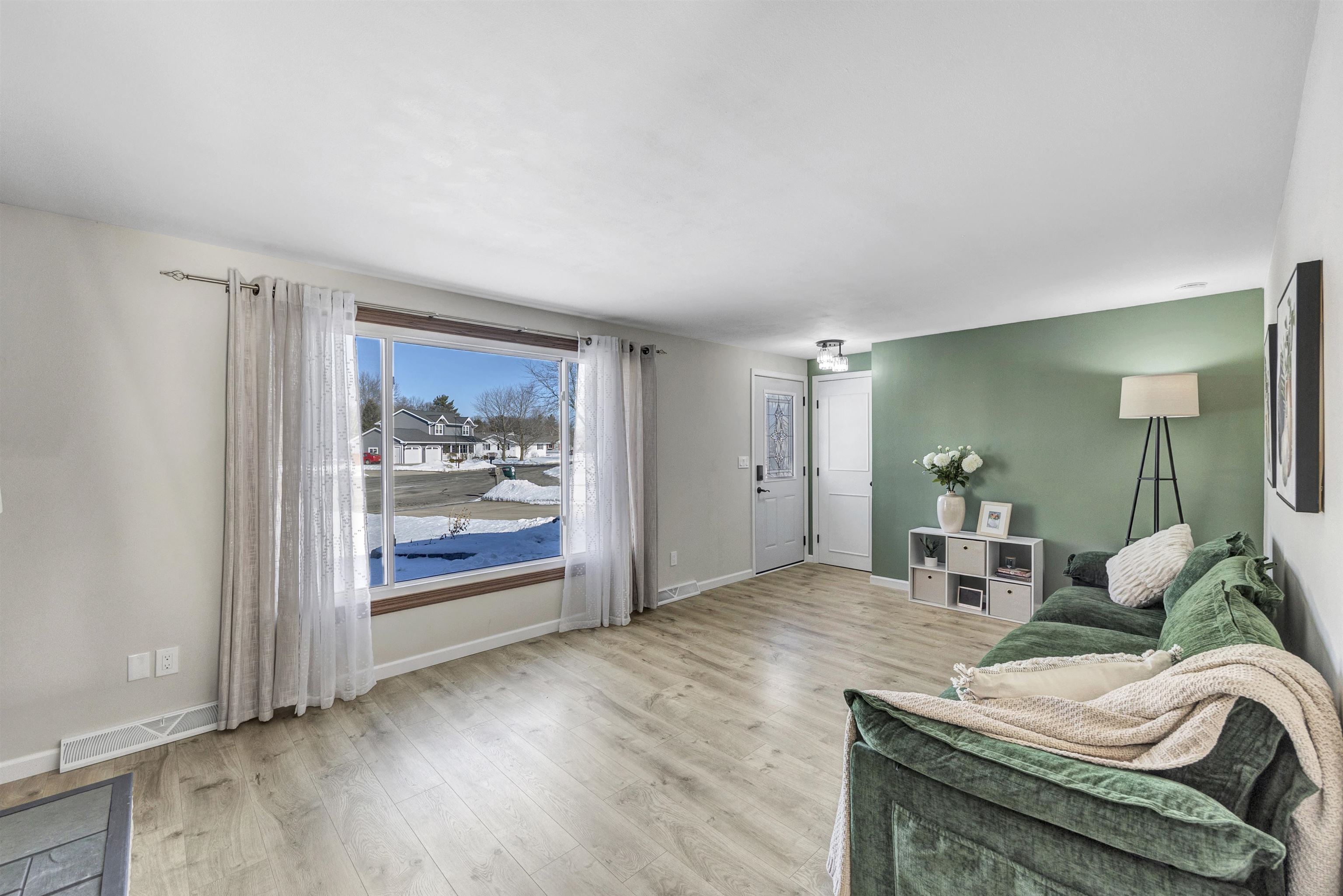 313 Steven Court Denmark, WI 54208 - Photo 7 of 30