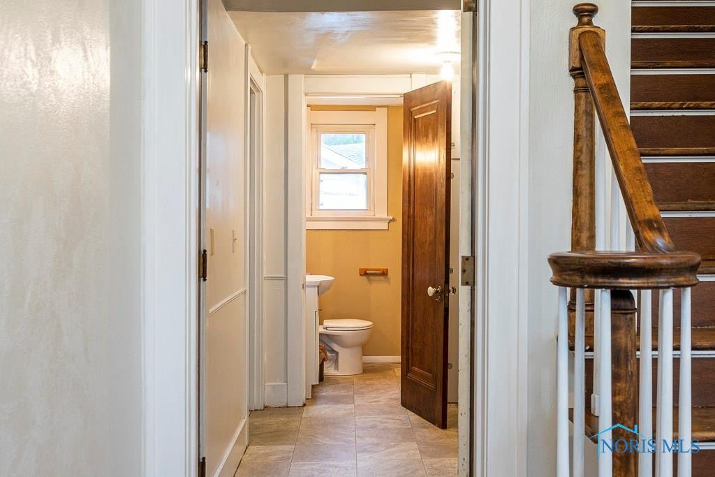 4048 Wetzler Road Toledo, OH 43612 - Photo 19 of 34 Photo 19