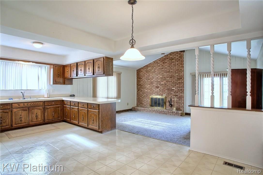 47351 Kathleen Road Macomb, MI 48044 - Photo 8 of 27 Kitchen_2nd_View.jpg