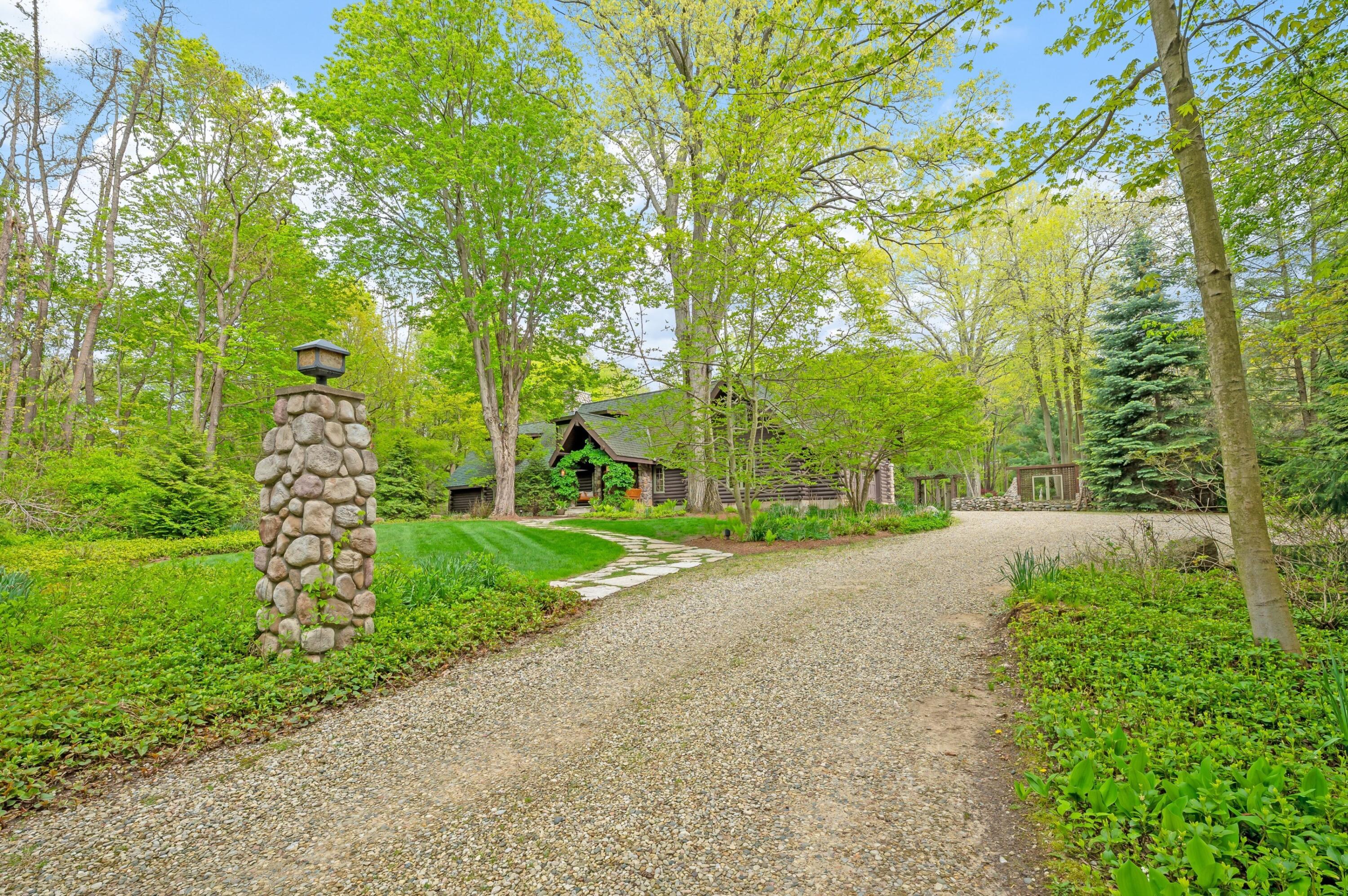 14657 Lakeshore Road Lakeside, MI 49116 - Photo 3 of 71 Driveway