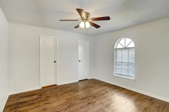 $950 | 3011 Taylor Street, La Marque, TX 77568