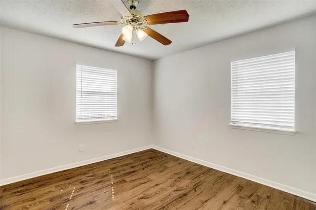 $950 | 3011 Taylor Street, La Marque, TX 77568