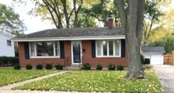 $2,500 | 841 Countryside Highway, Mundelein, IL 60060