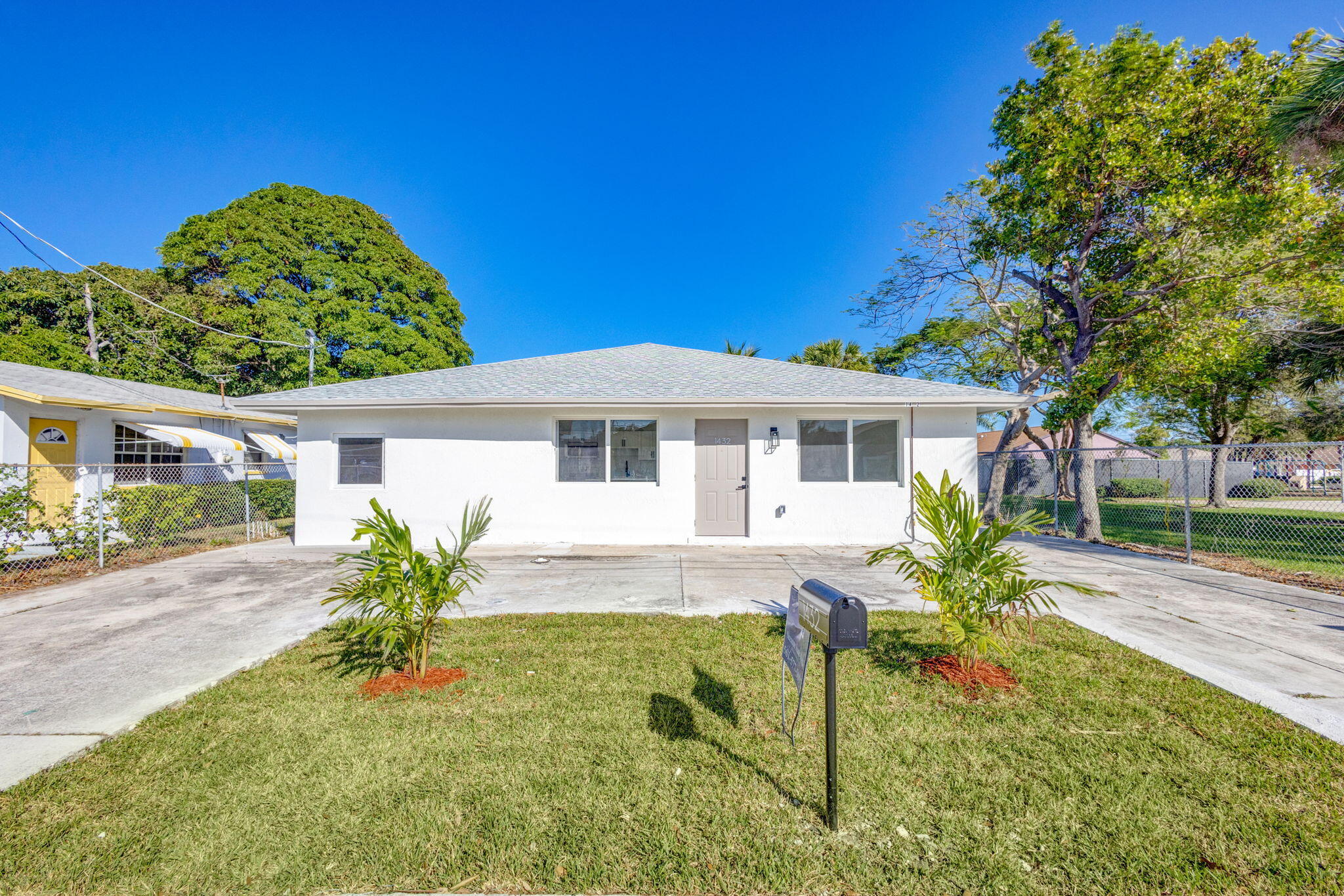 1432 West 35th Street Riviera Beach, FL 33404 - Photo 1 of 32 2-web-or-mls-5D1A7380JS