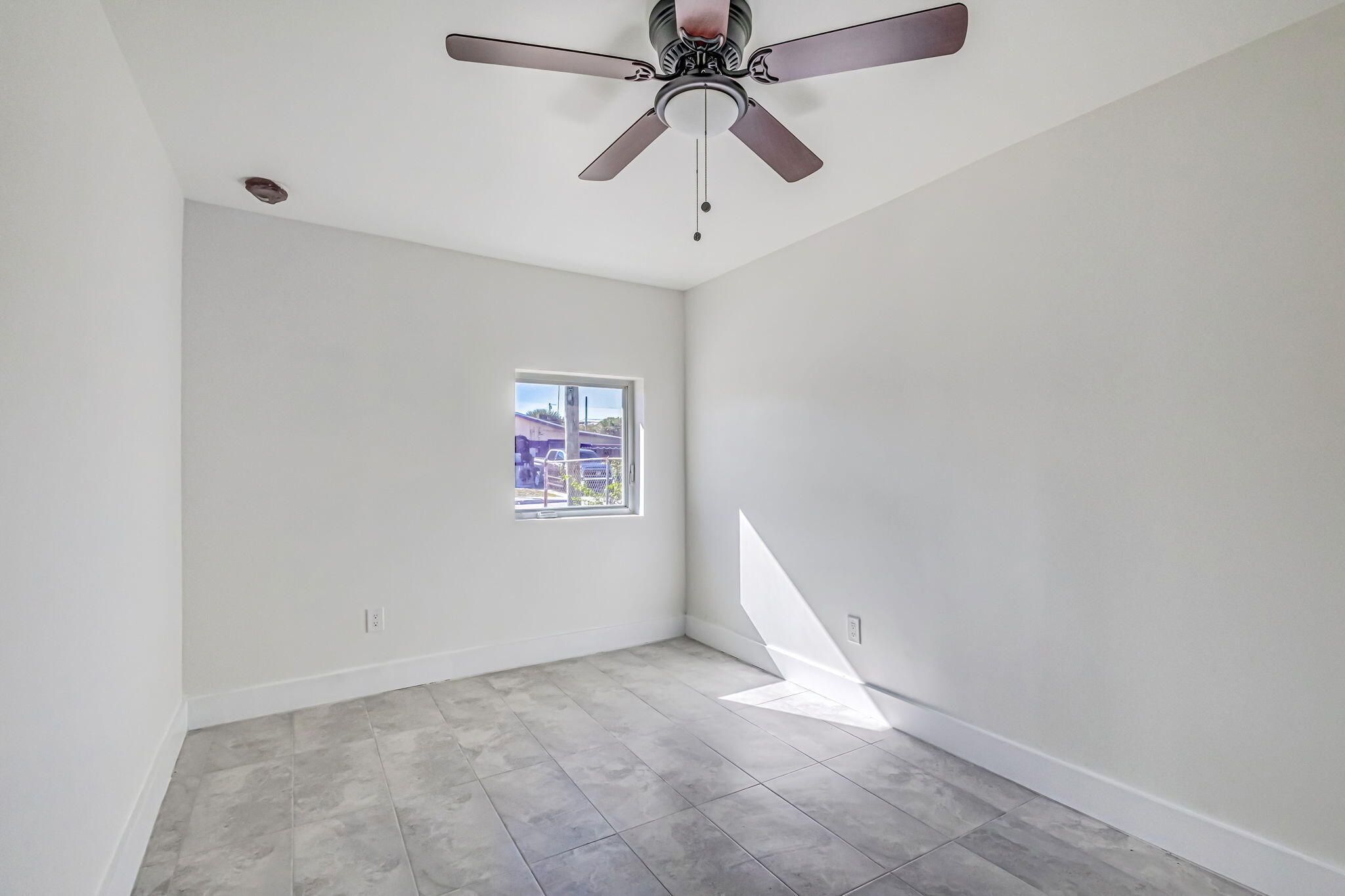 1432 West 35th Street Riviera Beach, FL 33404 - Photo 12 of 32 13-web-or-mls-15D1A7465JSInterior-Softne
