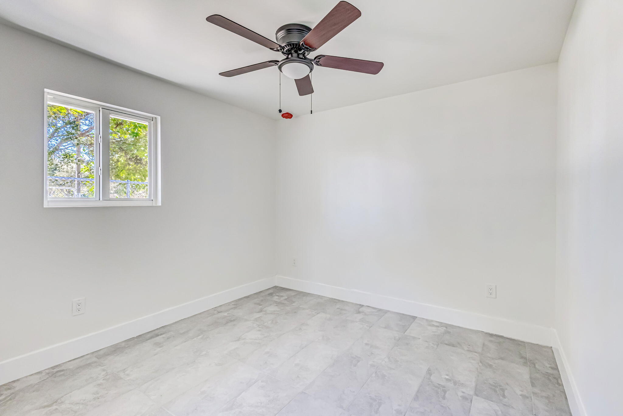1432 West 35th Street Riviera Beach, FL 33404 - Photo 15 of 32 16-web-or-mls-15D1A7480JSInterior-Softne