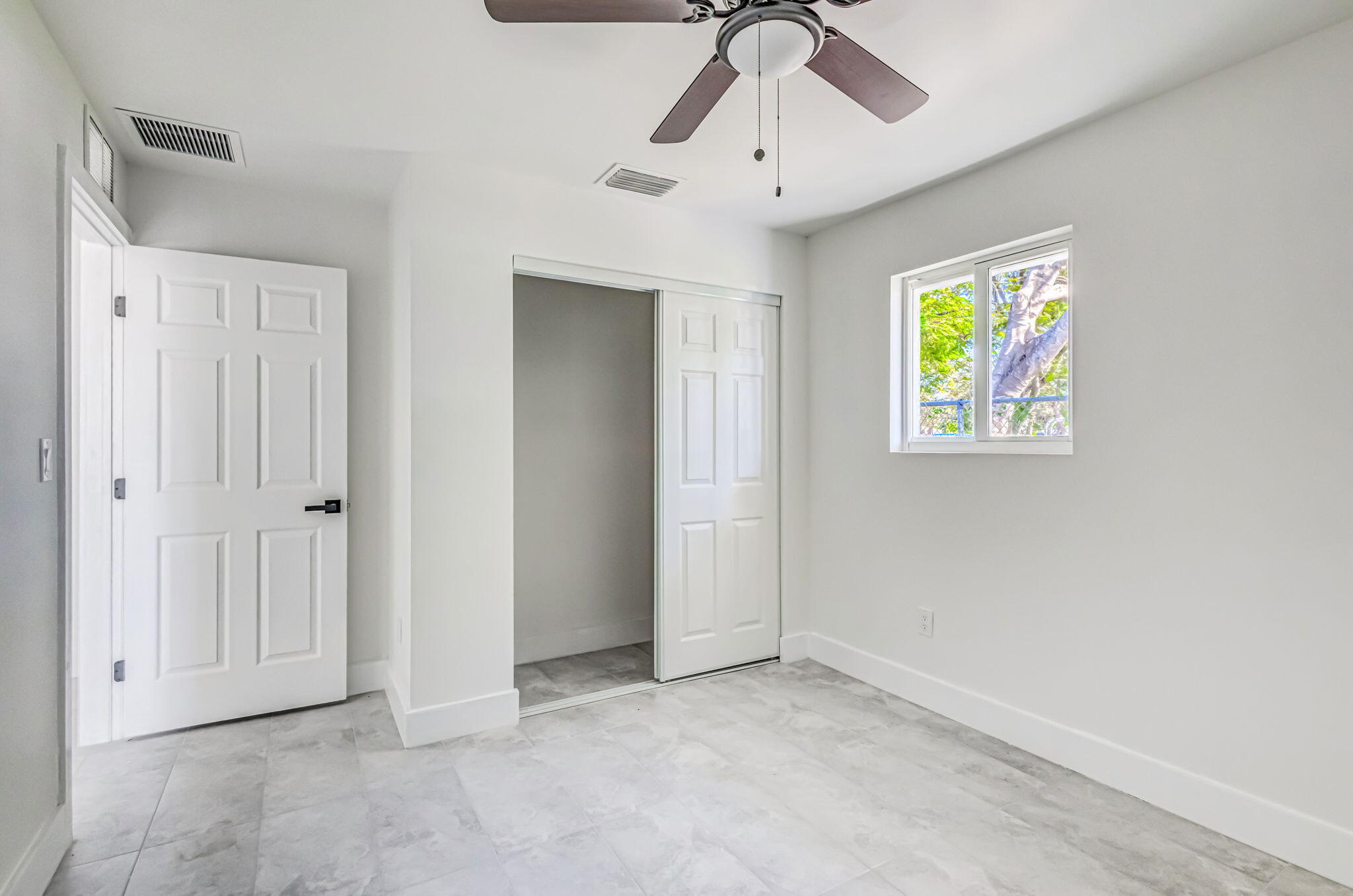 1432 West 35th Street Riviera Beach, FL 33404 - Photo 16 of 32 17-web-or-mls-15D1A7485JSInterior-Softne
