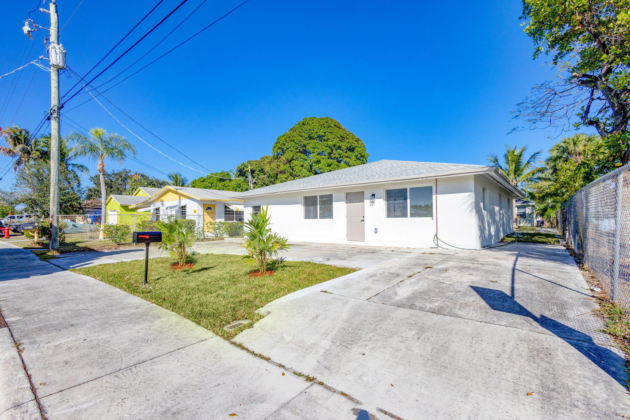 1432 West 35th Street Riviera Beach, FL 33404 - Photo 2 of 32 1-web-or-mls-5D1A7375JS